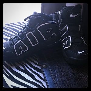 NIKE AIR more Uptempo sz 4y